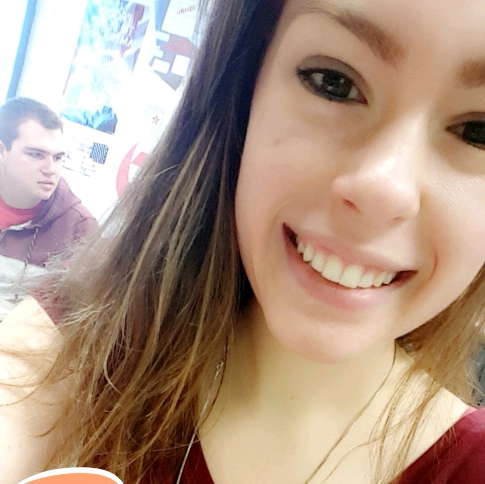 Meet your Posher, Olivia